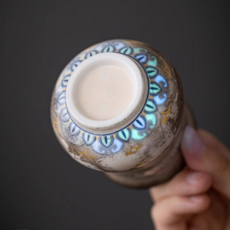 GUYU Wuxiang Regenbogenlicht Schatzvasen-Becher | Irisierendes buddhistisches Motiv | Dehua | 105ml