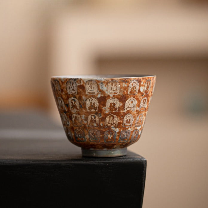 Meister-Teetasse „Zehntausend Buddhas“ mit Silbereinlage | Zen-buddhistisches Relief | 120 ml | Gongfu-Tee