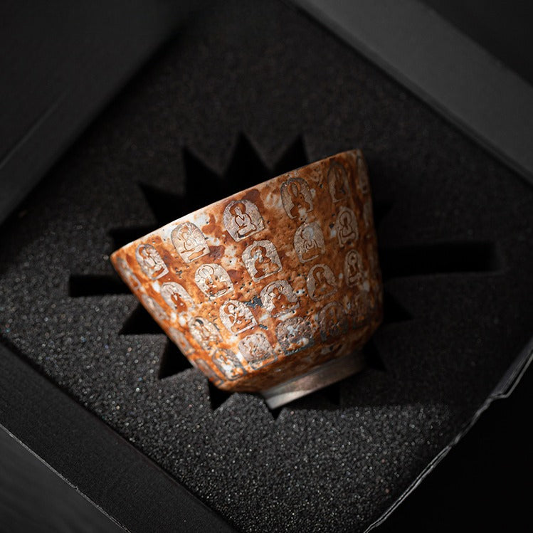 Meister-Teetasse „Zehntausend Buddhas“ mit Silbereinlage | Zen-buddhistisches Relief | 120 ml | Gongfu-Tee