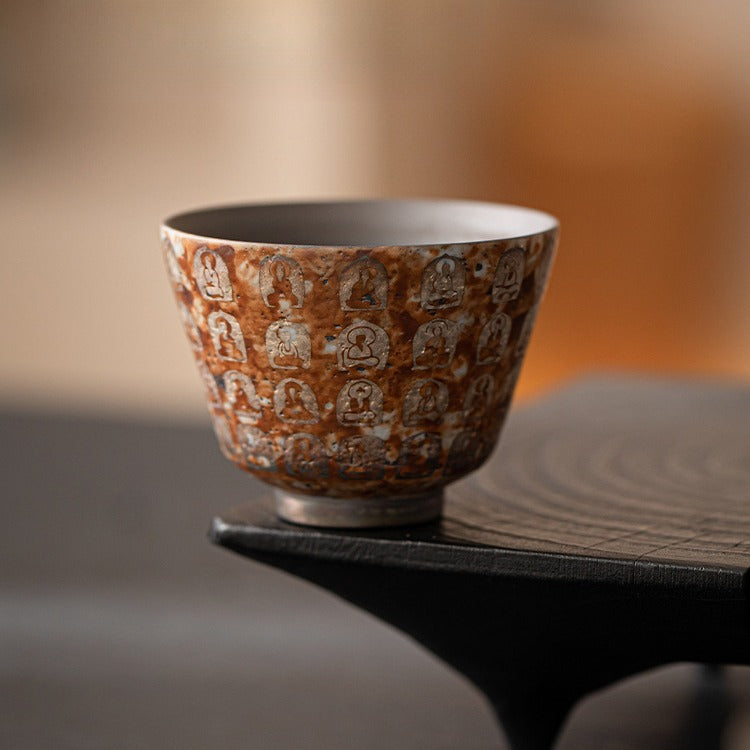 Meister-Teetasse „Zehntausend Buddhas“ mit Silbereinlage | Zen-buddhistisches Relief | 120 ml | Gongfu-Tee