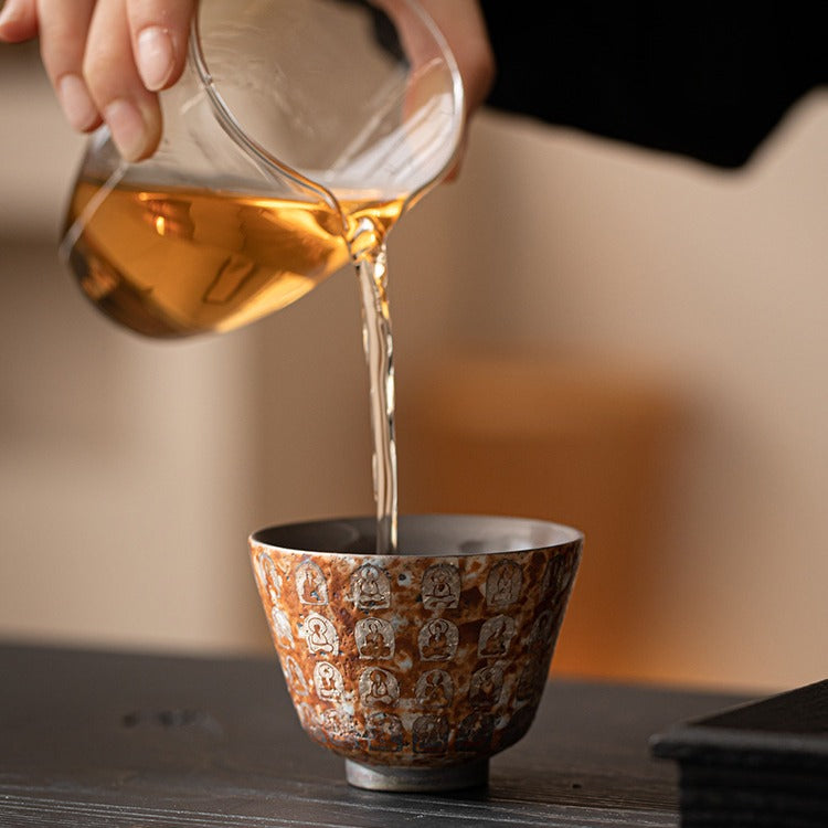 Meister-Teetasse „Zehntausend Buddhas“ mit Silbereinlage | Zen-buddhistisches Relief | 120 ml | Gongfu-Tee