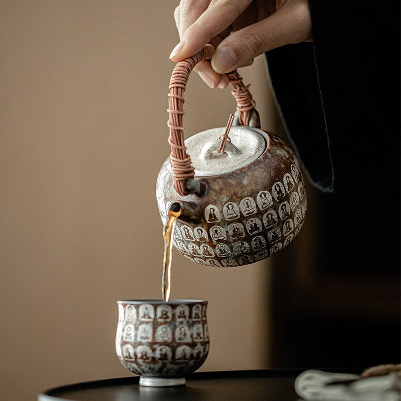 Dunhuang Wanfo Teekanne aus altem Felsen-Ton mit Silbereinlage und Rattanbügel | 230ml | Gongfu-Tee | Geschenkbox
