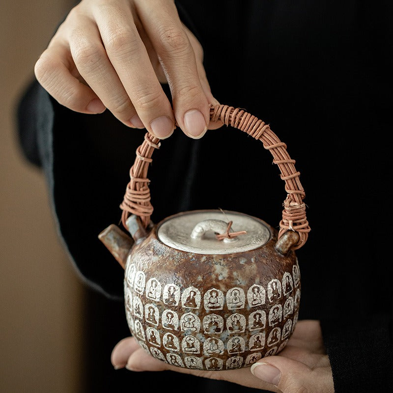 Dunhuang Wanfo Teekanne aus altem Felsen-Ton mit Silbereinlage und Rattanbügel | 230ml | Gongfu-Tee | Geschenkbox