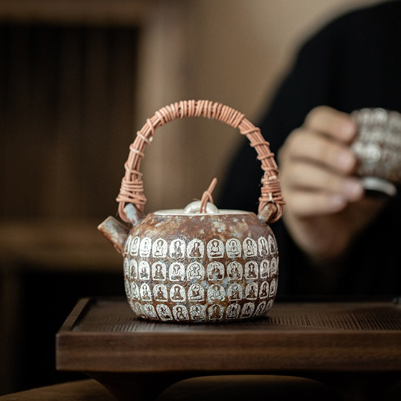 Dunhuang Wanfo Teekanne aus altem Felsen-Ton mit Silbereinlage und Rattanbügel | 230ml | Gongfu-Tee | Geschenkbox