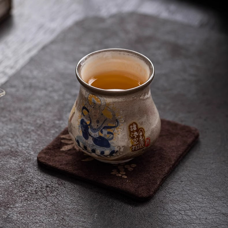 GUYU Wuxiang Regenbogenlicht Schatzvasen-Becher | Irisierendes buddhistisches Motiv | Dehua | 105ml